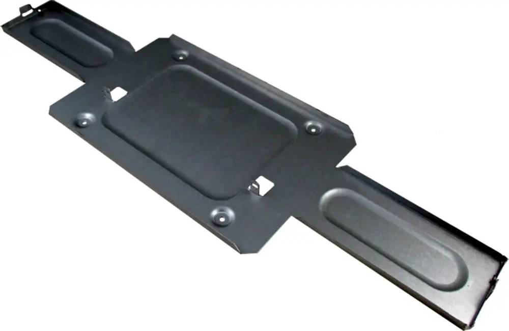 Rückwand aus Metall für die Brennkammer, möglicherweise für ein Gerät der Marke Wolf, mit integrierten Halterungen und Öffnungen an den Seiten.